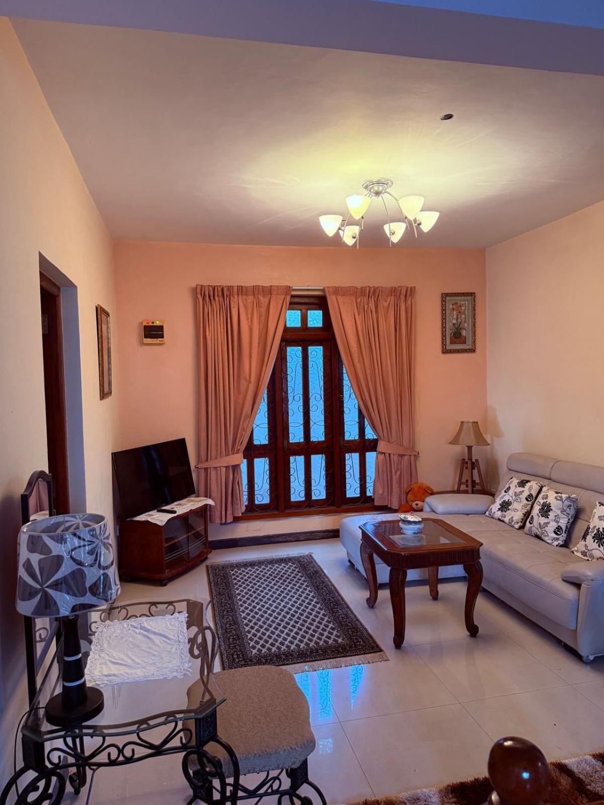 Resident View Homestay Kandy Exterior photo