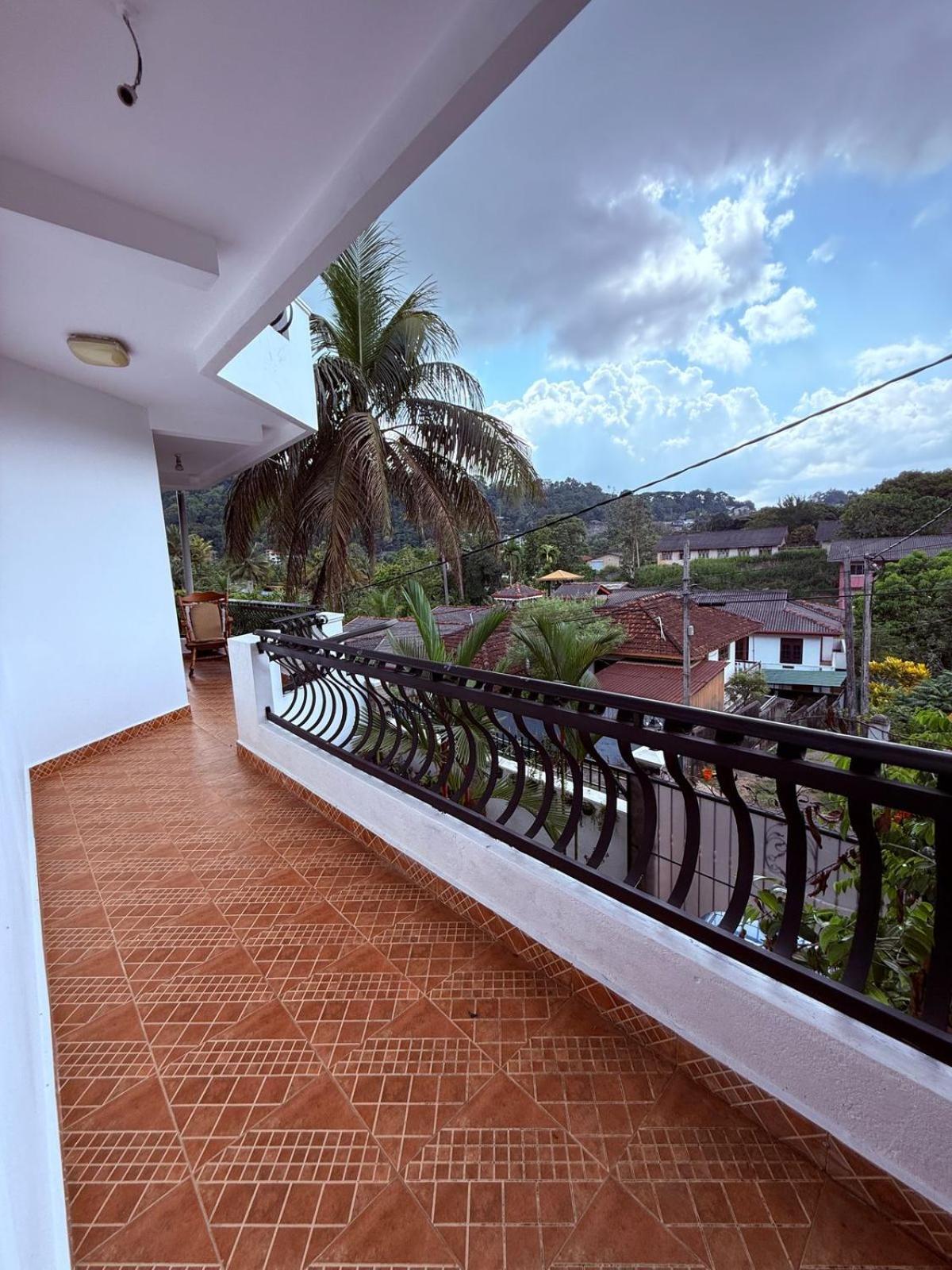 Resident View Homestay Kandy Exterior photo
